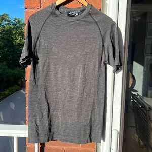 Alphalete Zenith workout shirt